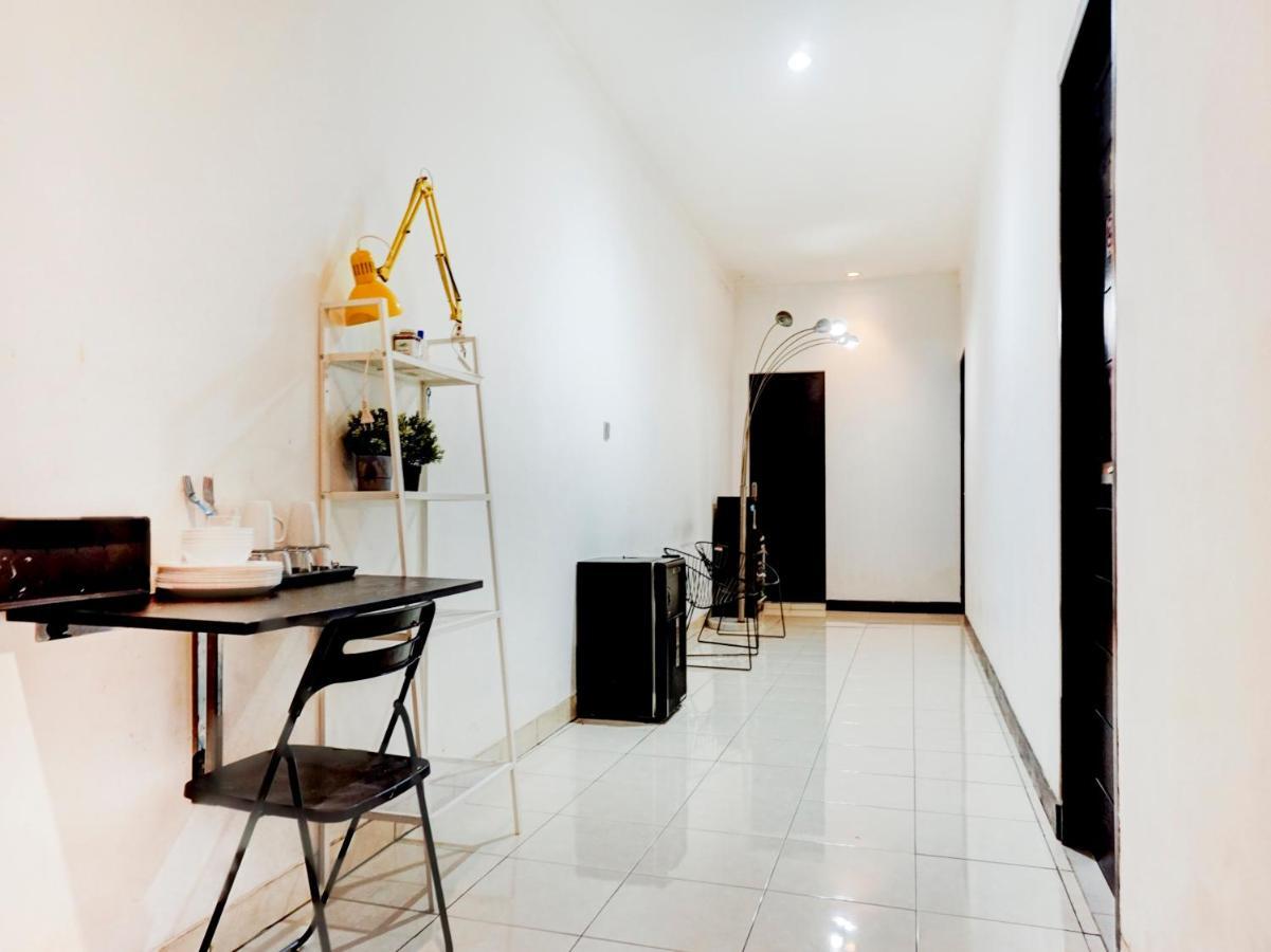 Oyo 90438 Mampang 34 Residence Dżakarta Zewnętrze zdjęcie